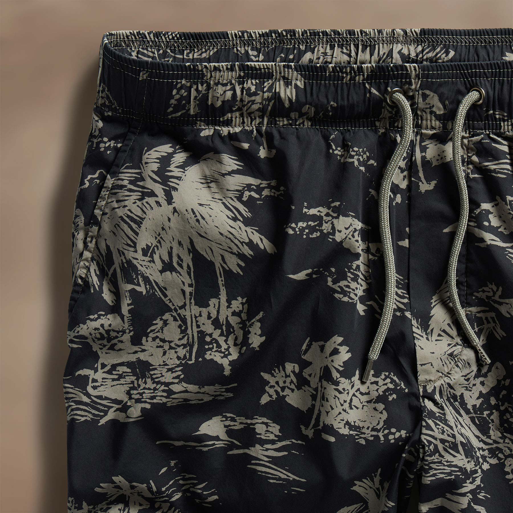 Brandílera Print Short - Black/Army Green Pigment - Image 3