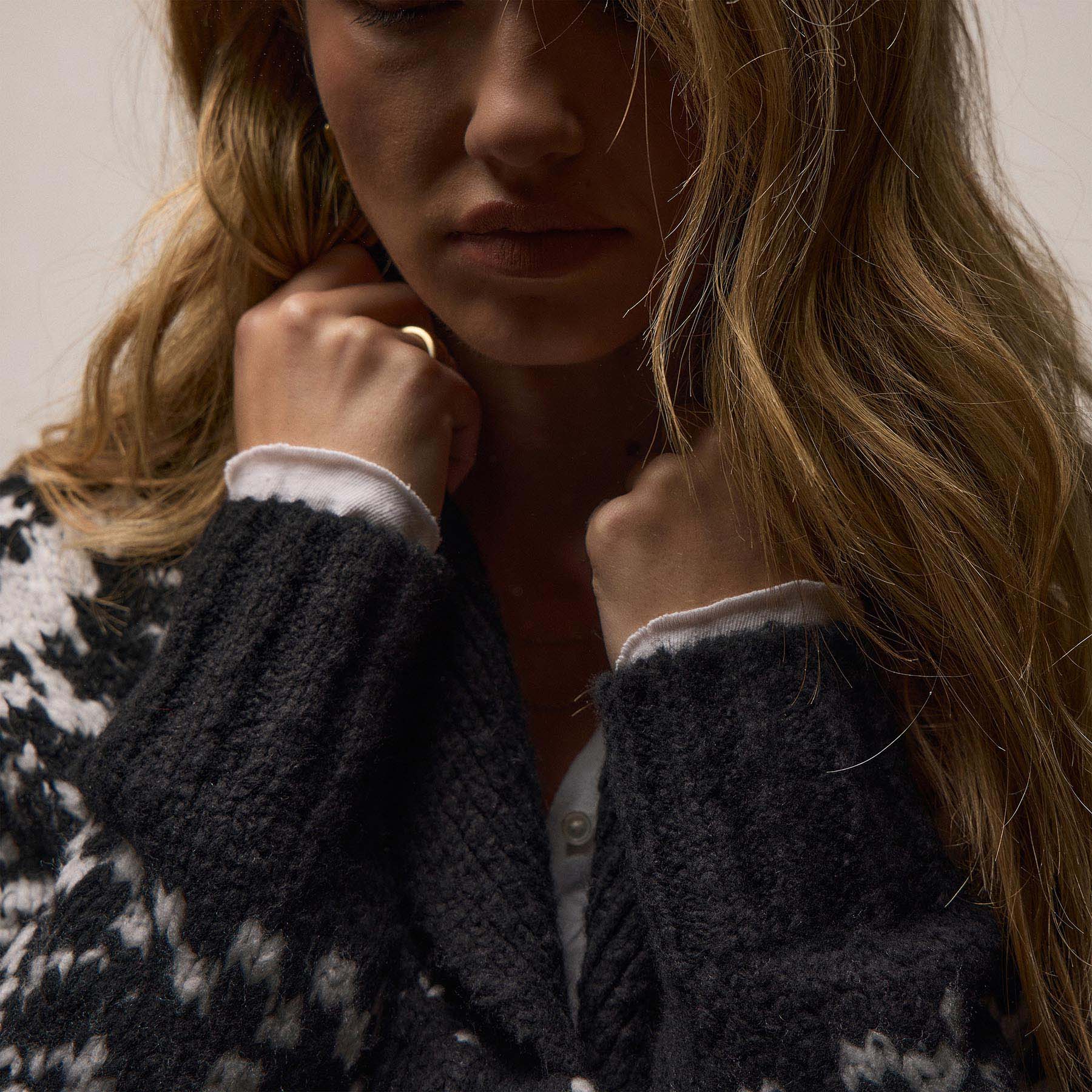 Chalet Intarsia Cardigan - Black/Heather Grey - Image 4