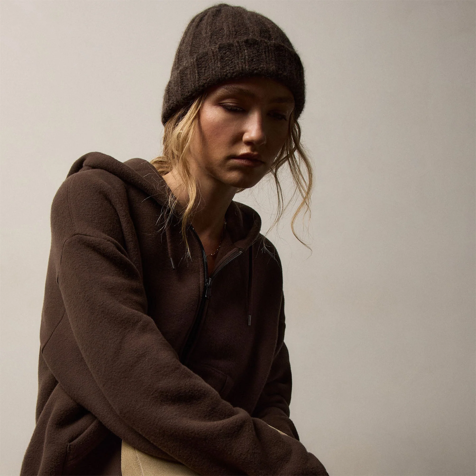 Lightweight Textured Cashmere Beanie - Bark - Image 2