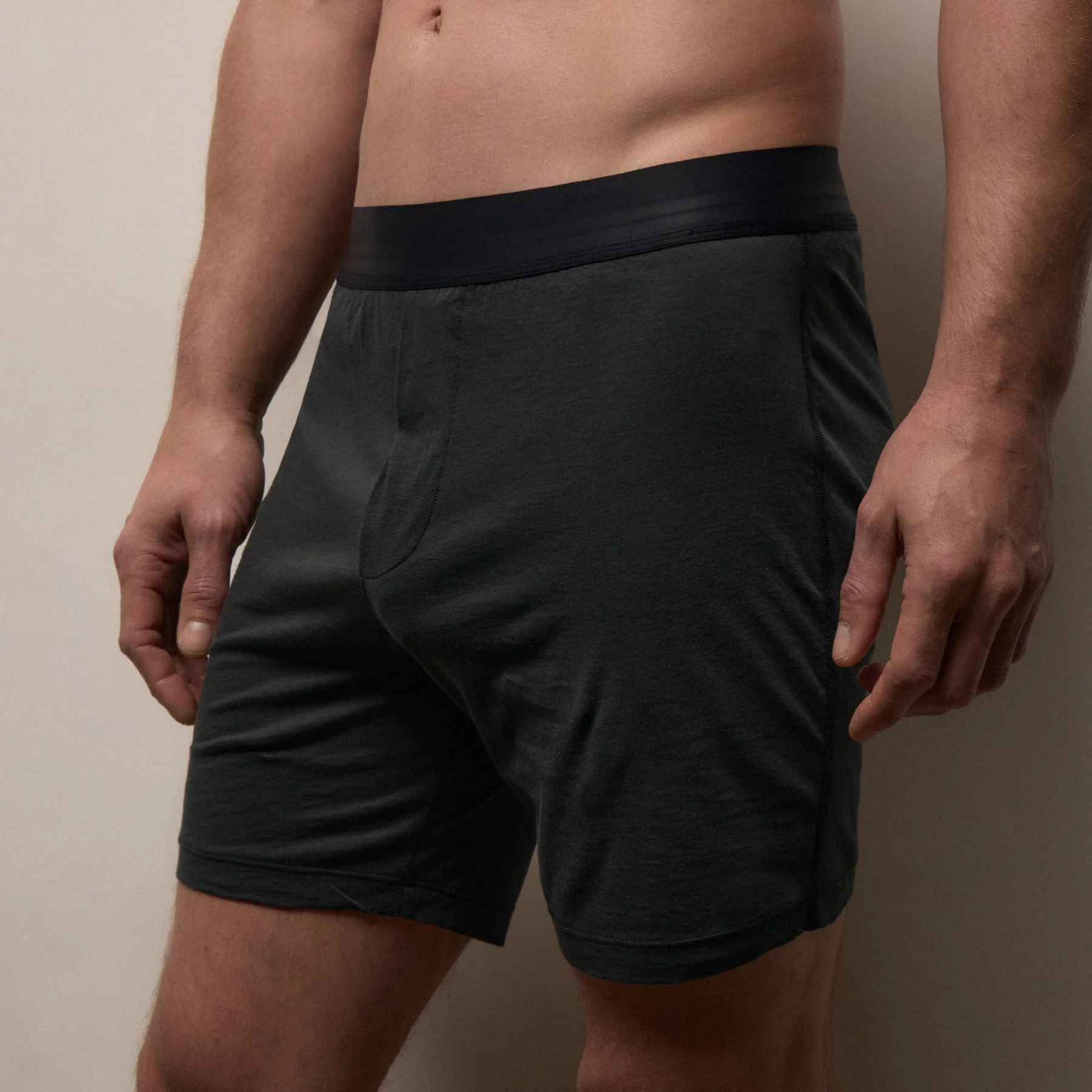 Luxe Lotus Relaxed Fit Boxer Short - Carbon - Image 3