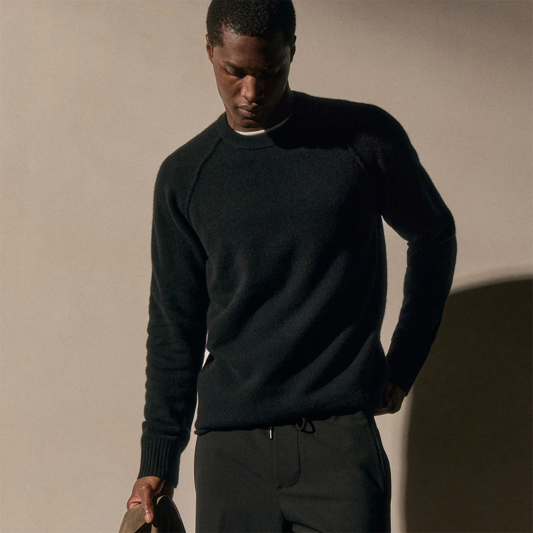 Men's Recycled Cashmere Crew Sweater Gift Set - Black/Stone - Image 4