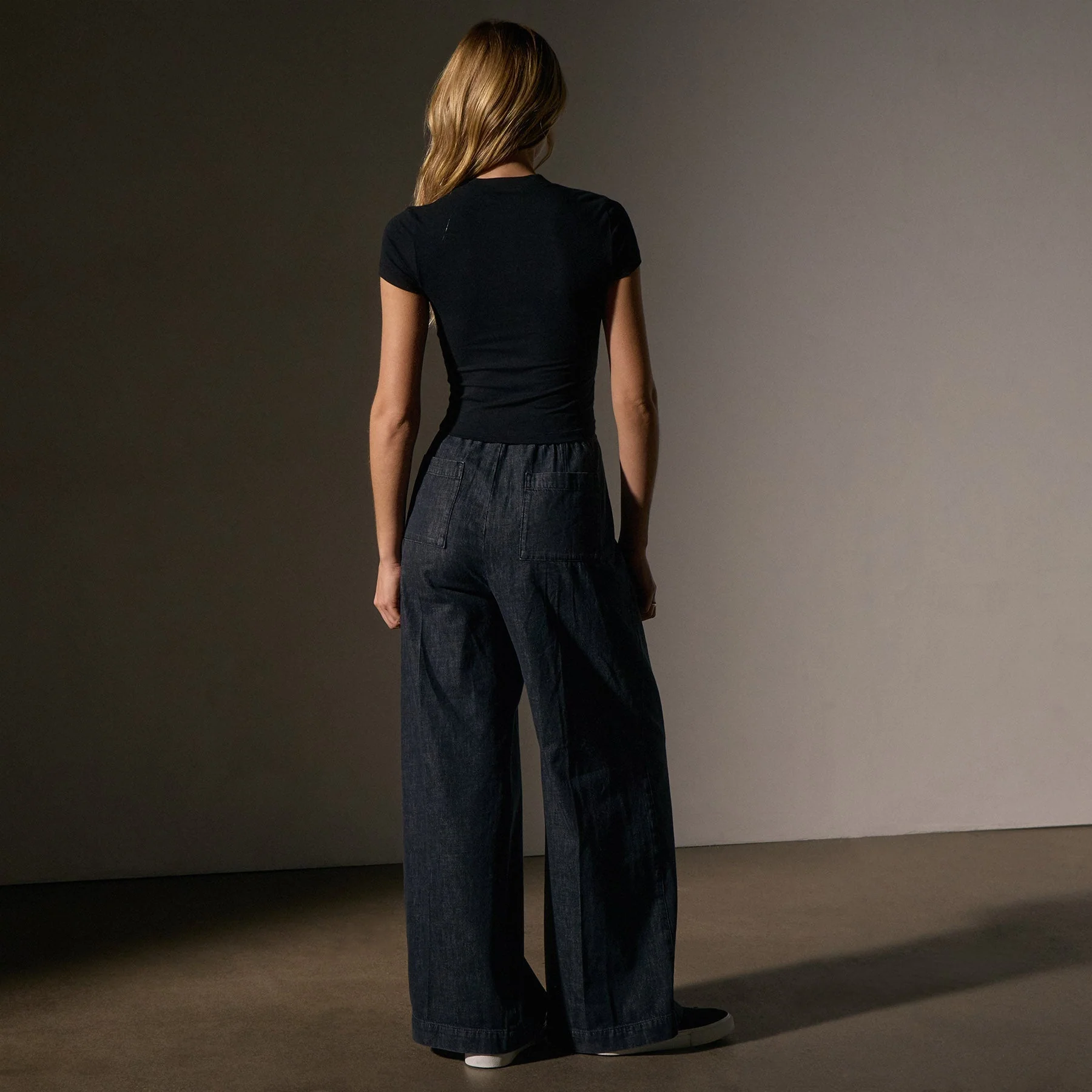 Short Sleeve Cropped Tee - Black - Image 4
