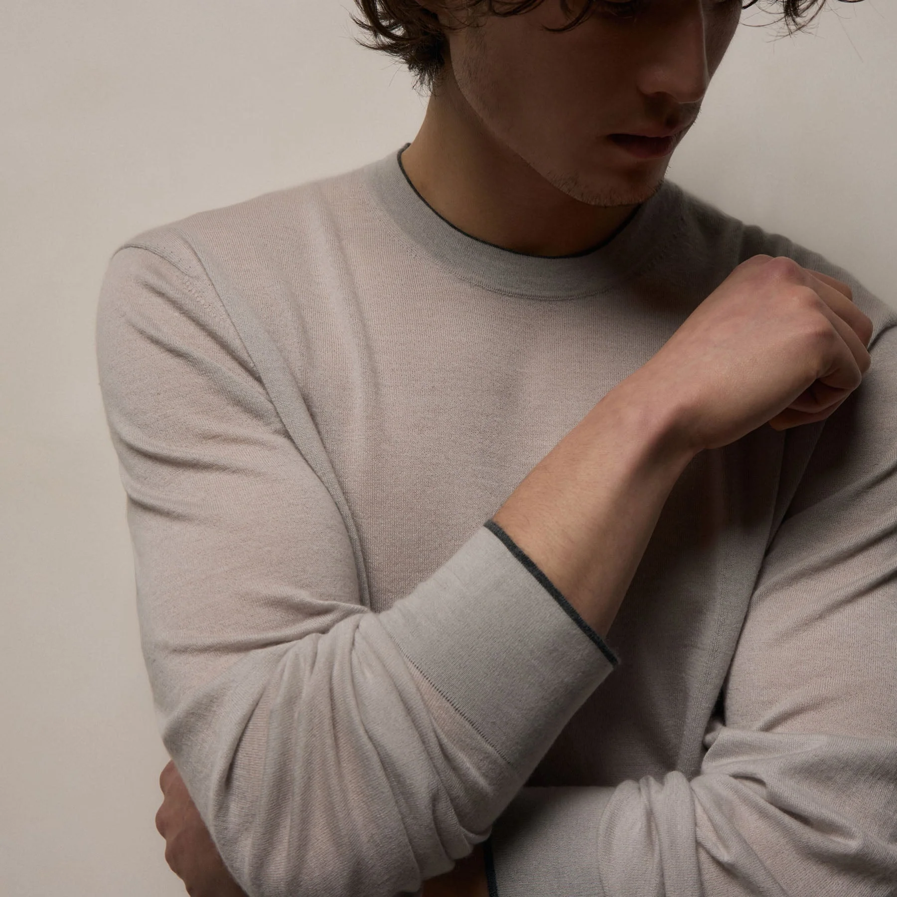 Ultrafine Cashmere Tipped Crew - Fog/Charcoal - Image 2