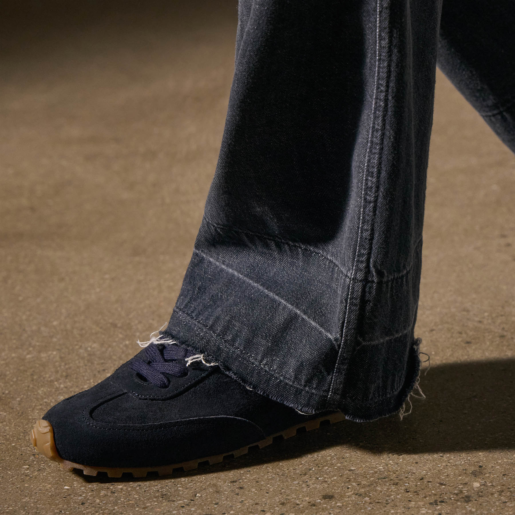 Women's Suede Low Running Sneaker - Navy - Image 6